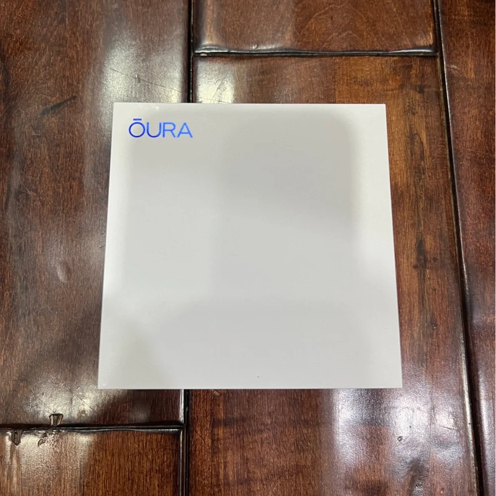 Selling Silver Horizon Oura Ring Gen 3